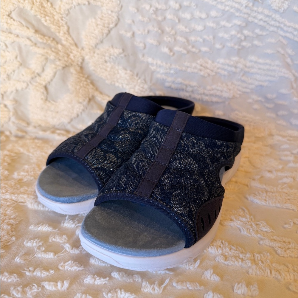 Easy Spirit Dark Blue Patterned Slip-Ons #499 - Picture 4 of 4